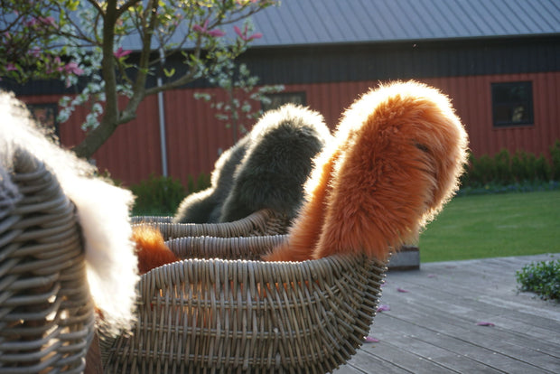 Lammfelle für die Terrasse