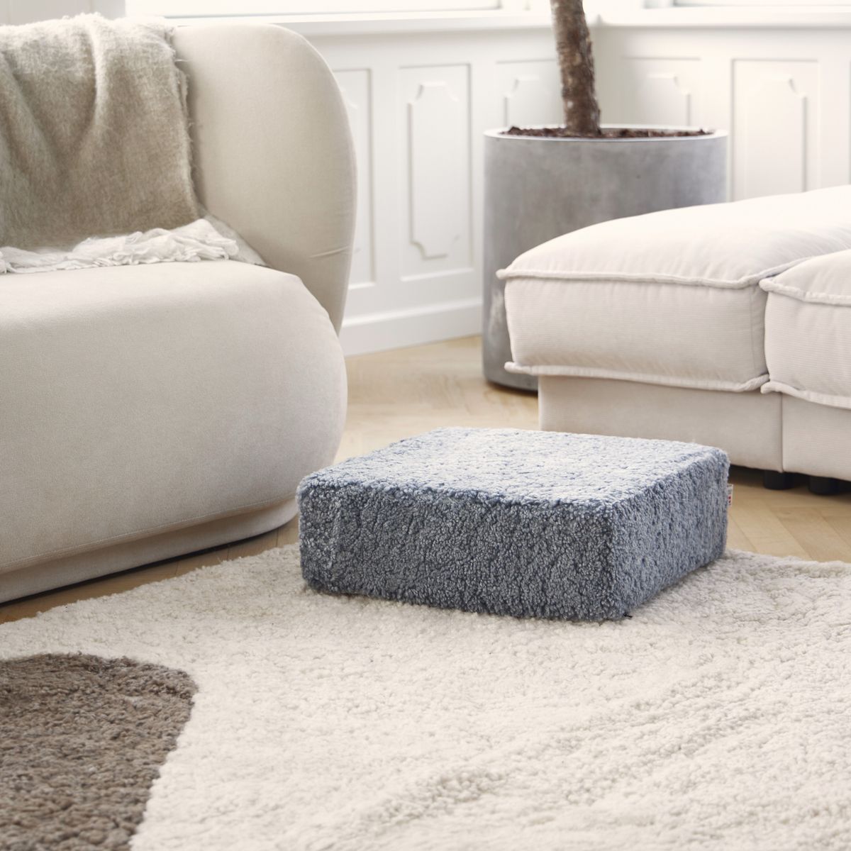 Lammfellhocker | Kurzhaar | Neuseeland | 40x40x35 cm Poufs | Lammfellhaus.at
