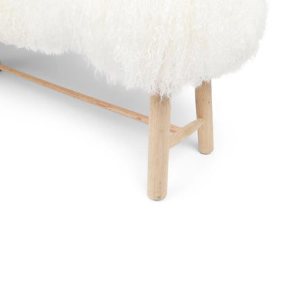 Holzbank mit Lammfell | Tibet | Eichenbeine | 140x35x45 cm Bänke | Lammfellhaus.at