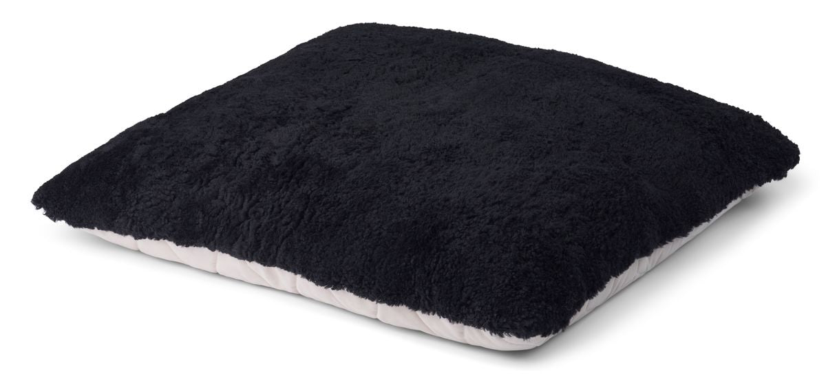 Lammfell Sitzsack | Kurzhaar | Neuseeland | Einseitig | 90x90 cm Fellkissen | Lammfellhaus.at