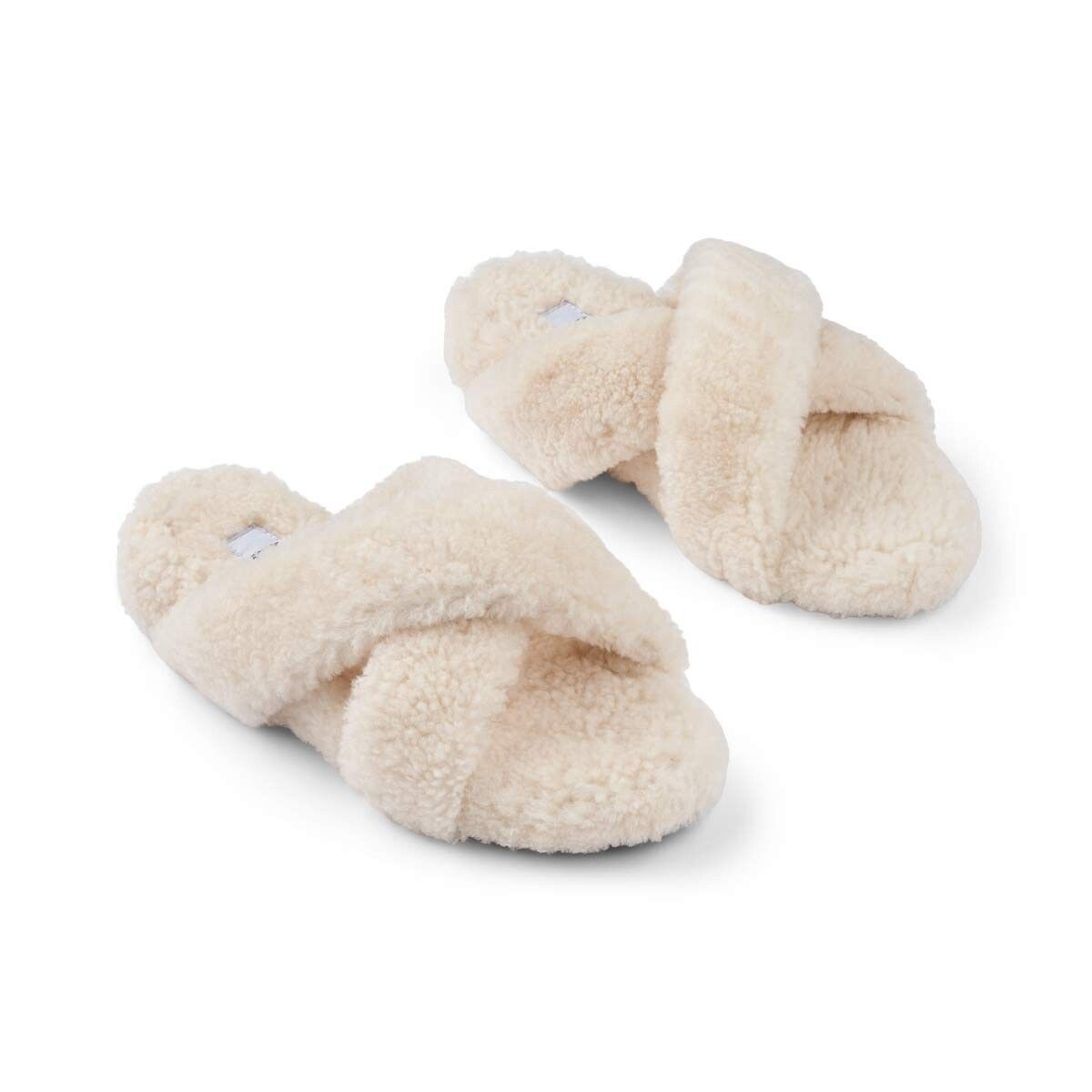 Curly Cross Slippers | Lammwolle Fellschuhe | Lammfellhaus.at