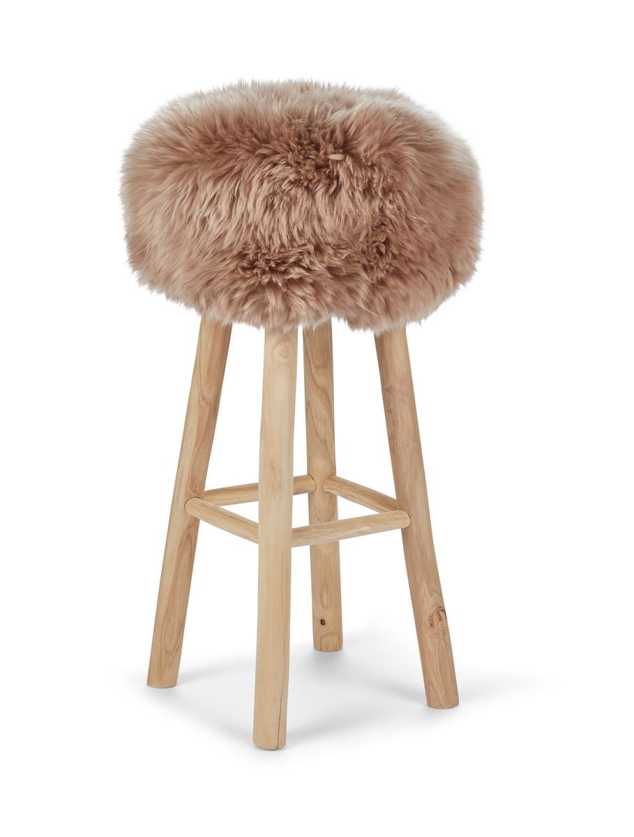 Holzbarhocker mit Lammfell | Langhaar | Neuseeland Warm Sand