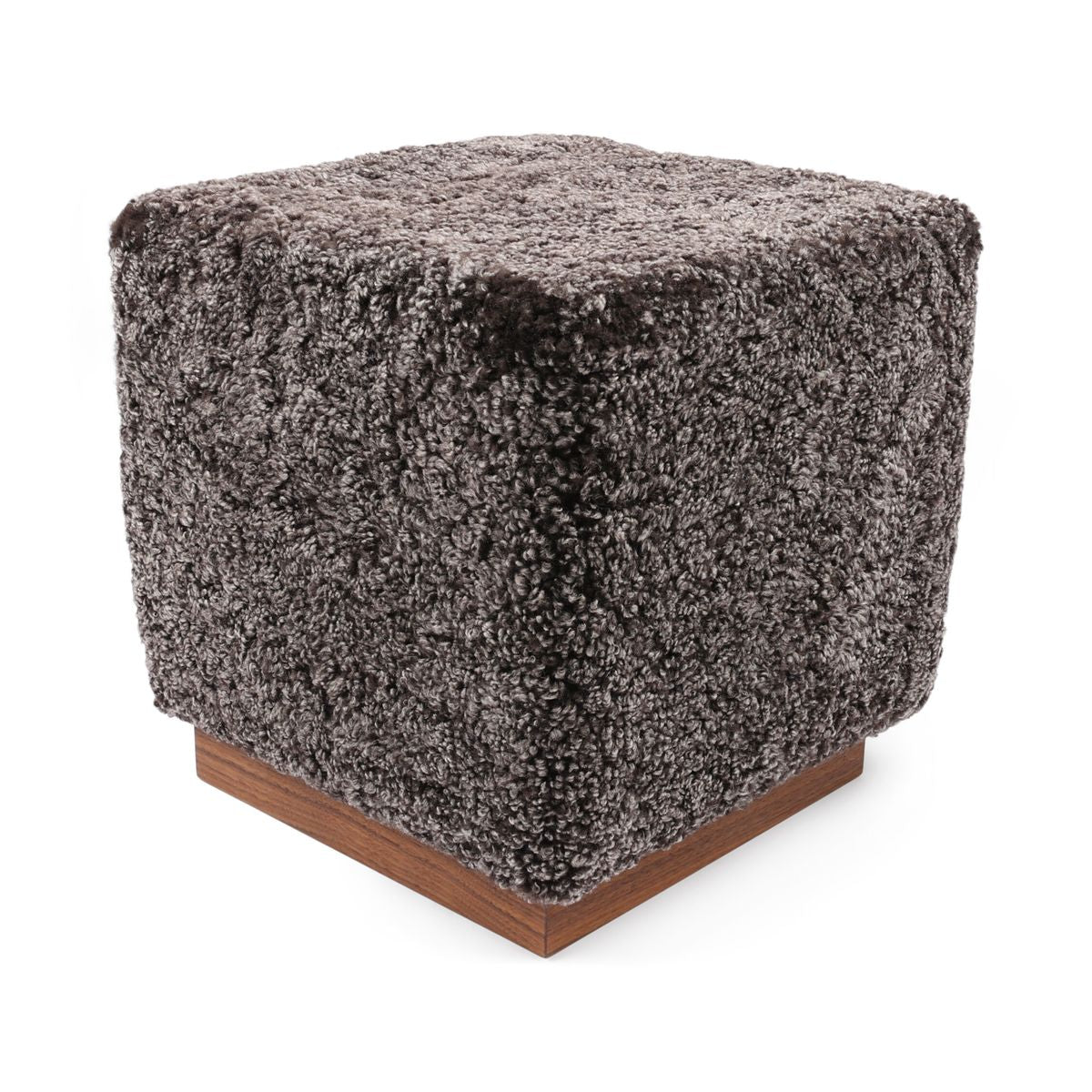 Lammfellhocker Benjamin | Kurzhaar | 46x46x47 cm Stühle | Lammfellhaus.at