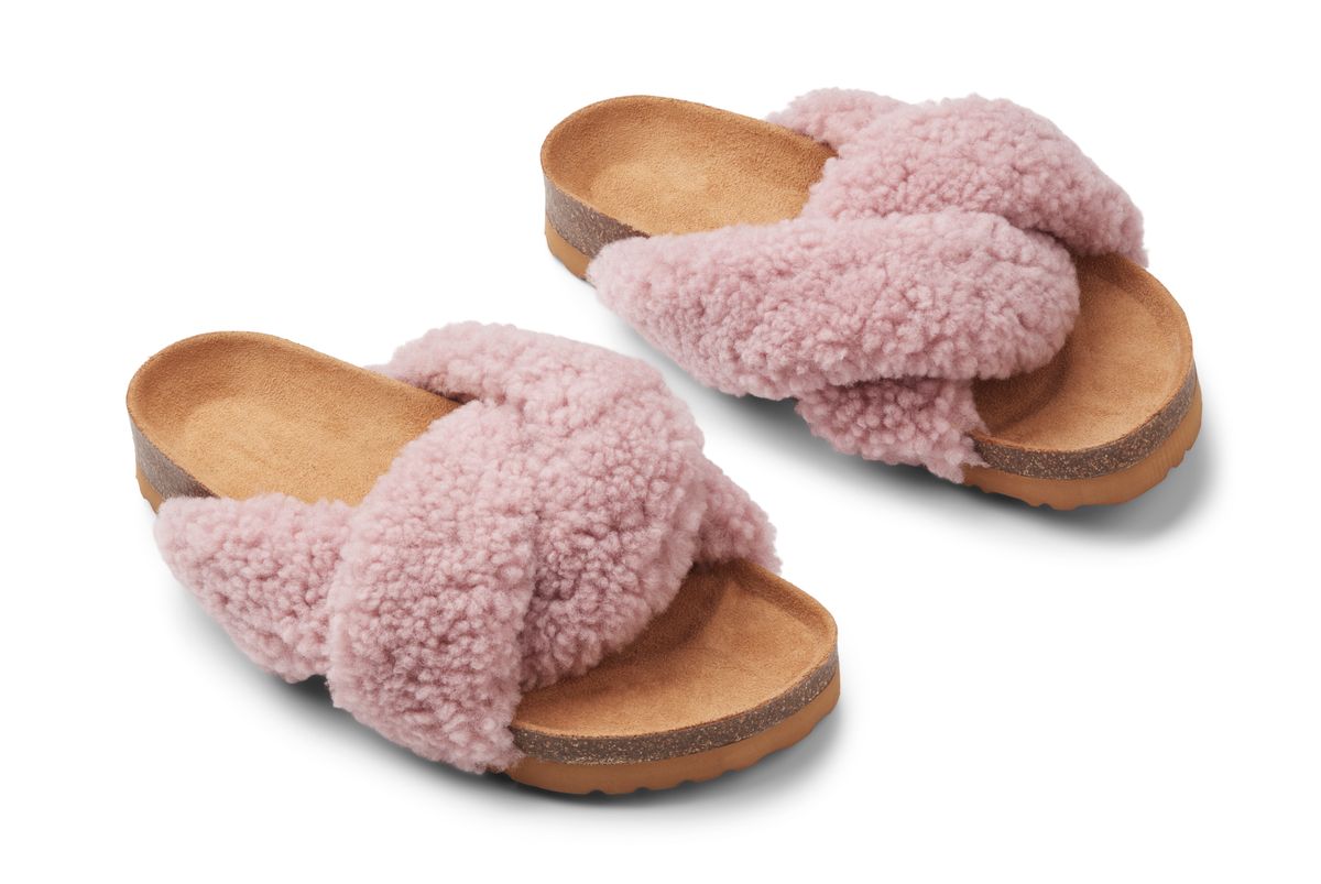 Lilly Kreuz Slippers | Neuseeland | Größe 35-42 Fellschuhe | Lammfellhaus.at