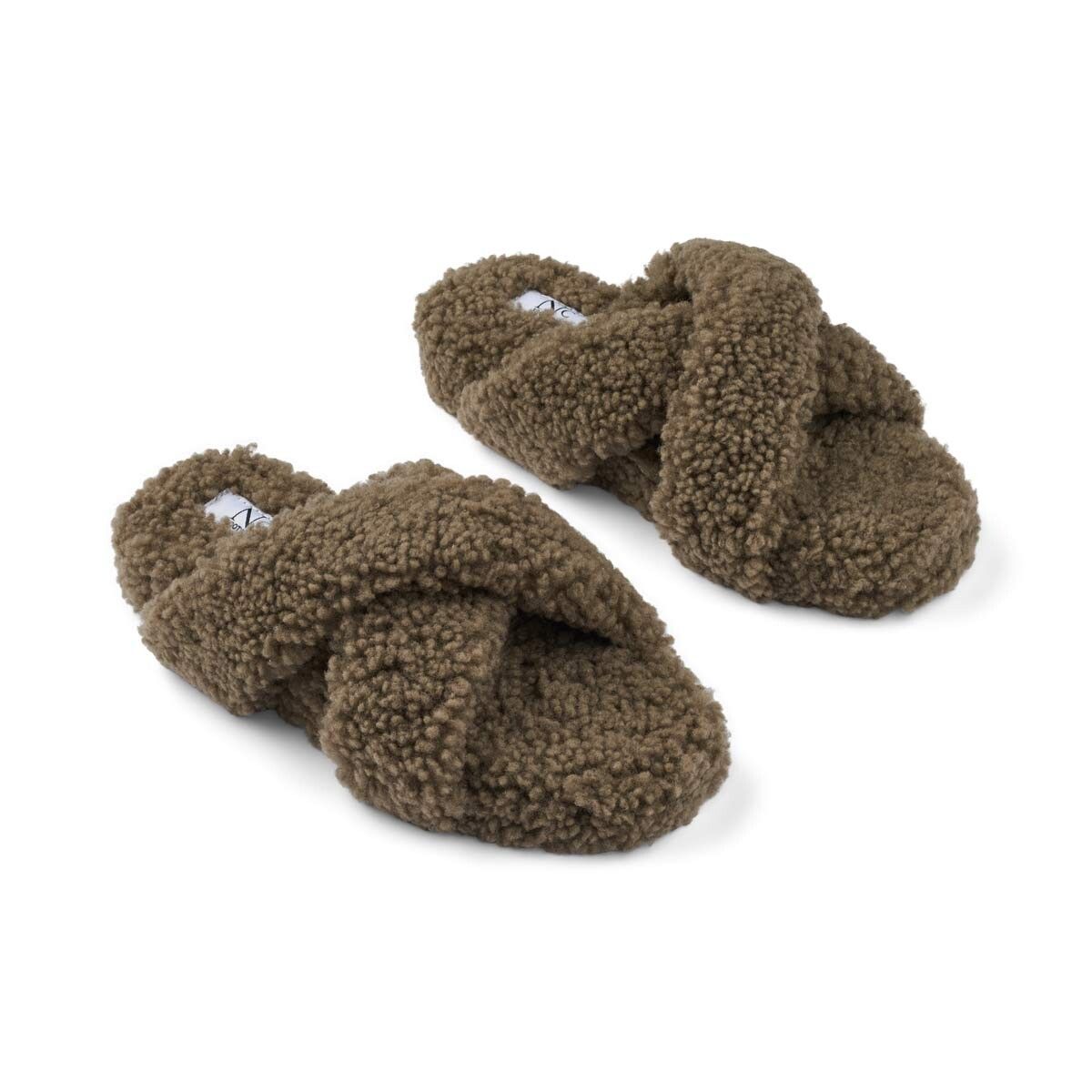 Curly Cross Slippers | Lammwolle Fellschuhe | Lammfellhaus.at