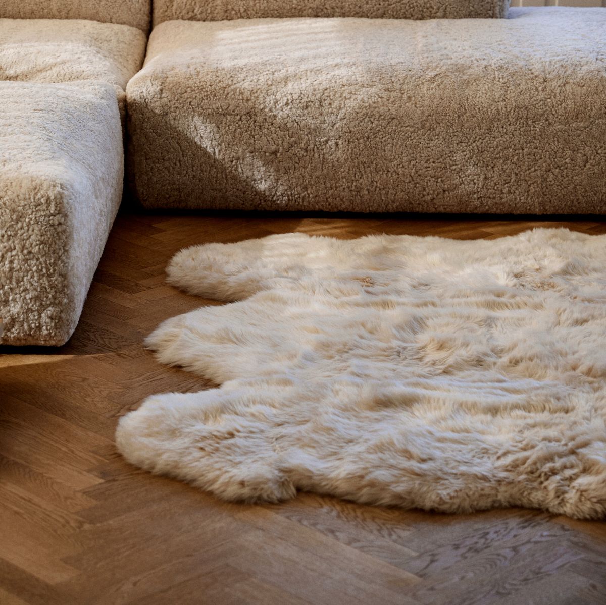 Lammfell Teppich Premium | Langhaar | Neuseeland | 180x162 cm Lammfelle | Lammfellhaus.at
