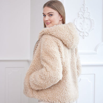 Debra Jacke | Lammwolle Beige