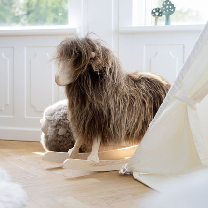 Schaukelschaf | Povl Kjer Design | Gotland | Groß Gotland Naturgrau