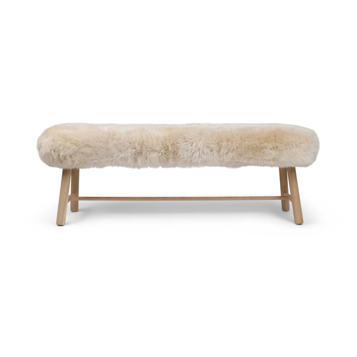 Holzbank mit Lammfell | Langhaar | Neuseeland | Eichenbeine | 140x35x45 cm Bänke | Lammfellhaus.at