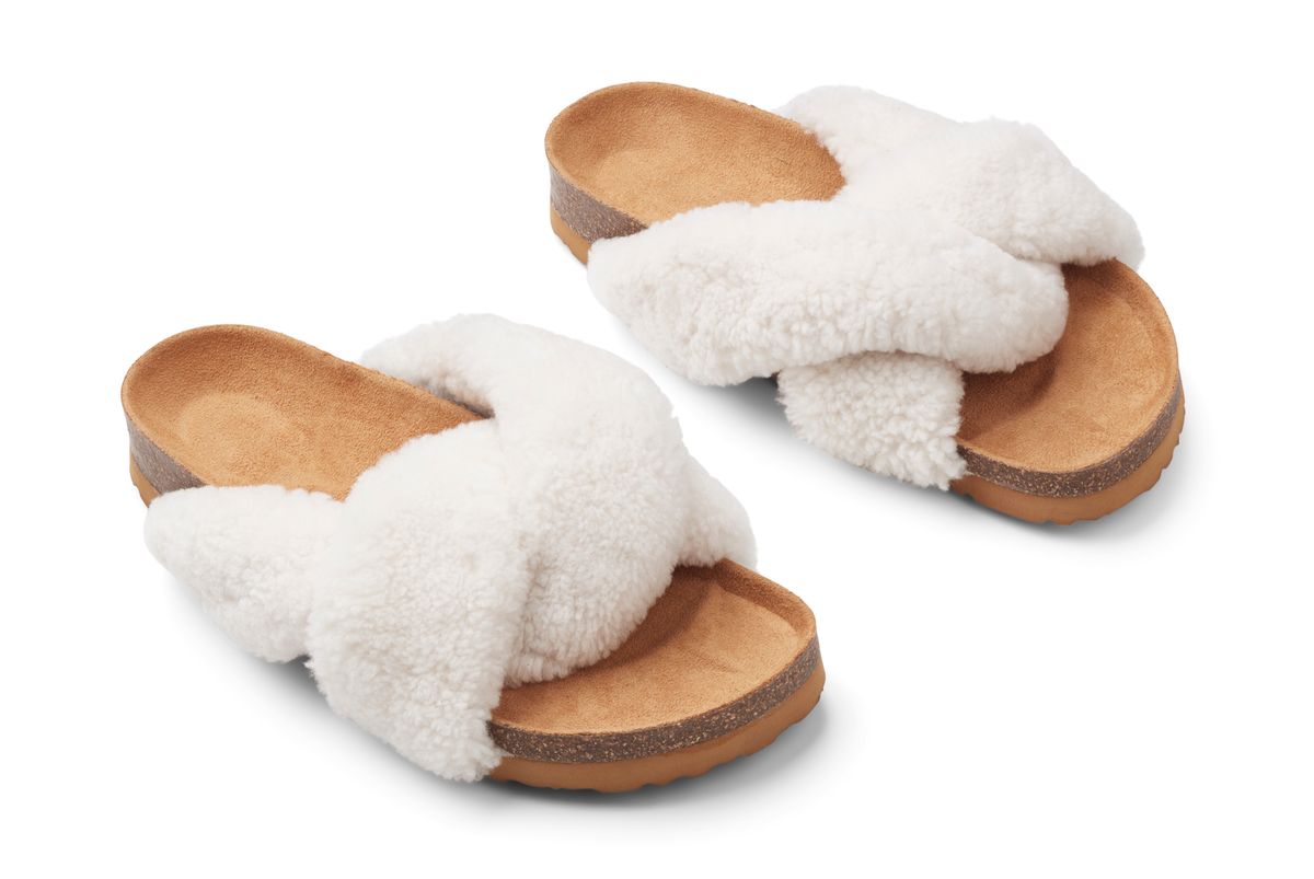 Lilly Kreuz Slippers | Neuseeland | Größe 35-42 Fellschuhe | Lammfellhaus.at