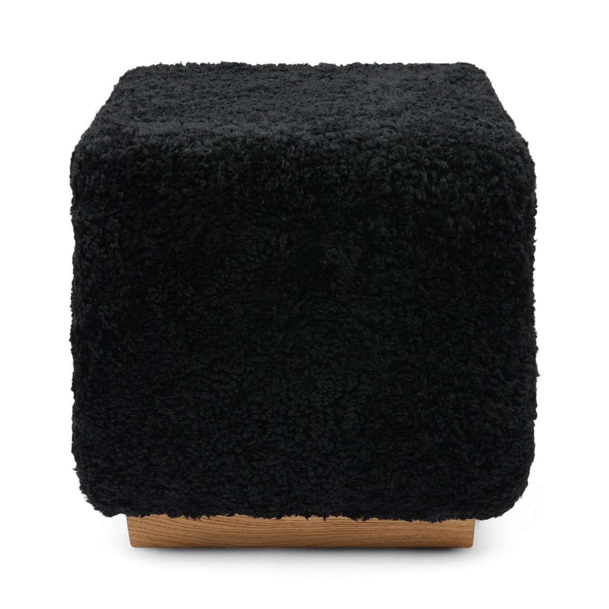 Lammfellhocker Benjamin | Kurzhaar | 46x46x47 cm Stühle | Lammfellhaus.at