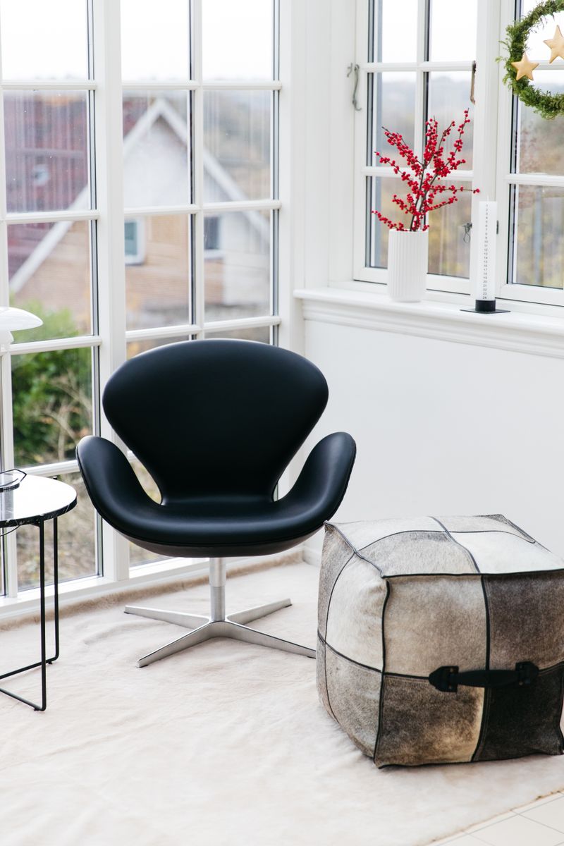 Hocker mit Griff | Brasilien | Hochwertiger Kalbsleder | 45x45x45 cm Poufs | Lammfellhaus.at