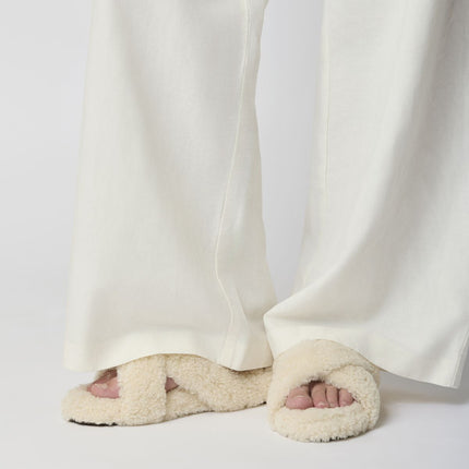 Curly Cross Slippers | Lammwolle Honig