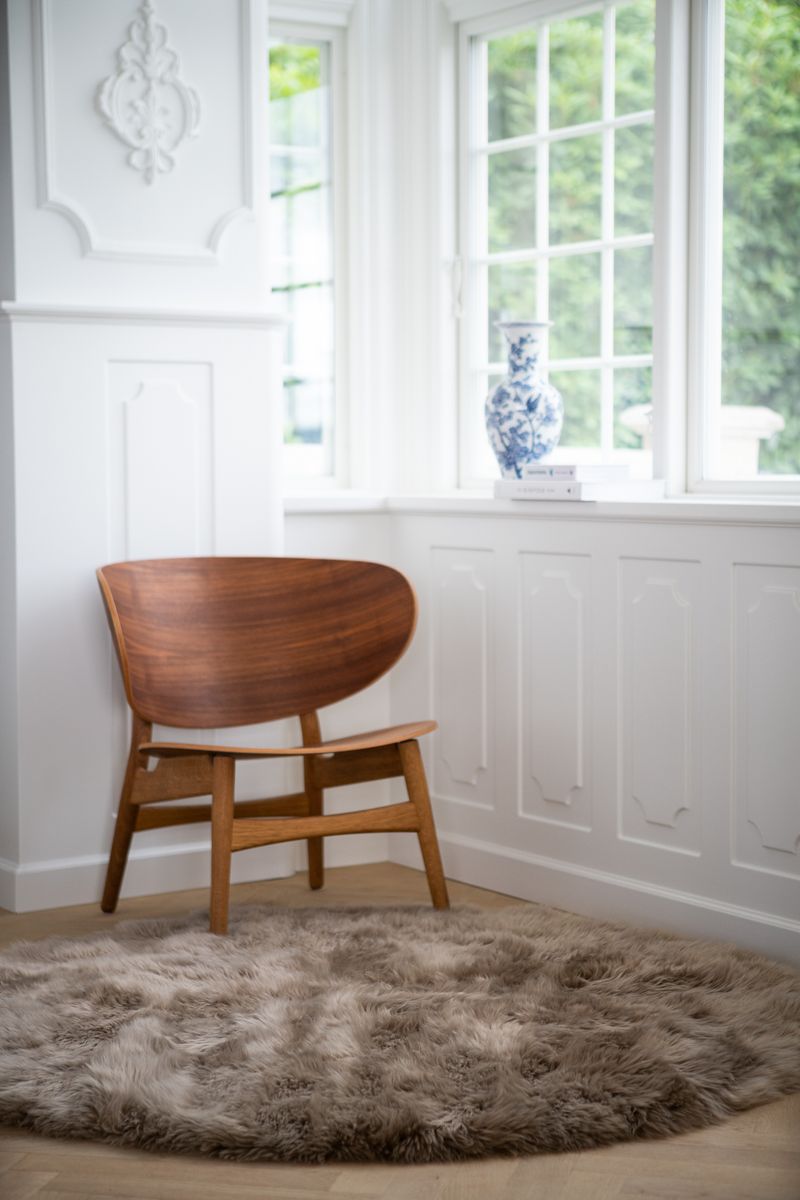 Lammfell Teppich Premium | Langhaar | Neuseeland | D180 & D250 cm Teppiche | Lammfellhaus.at