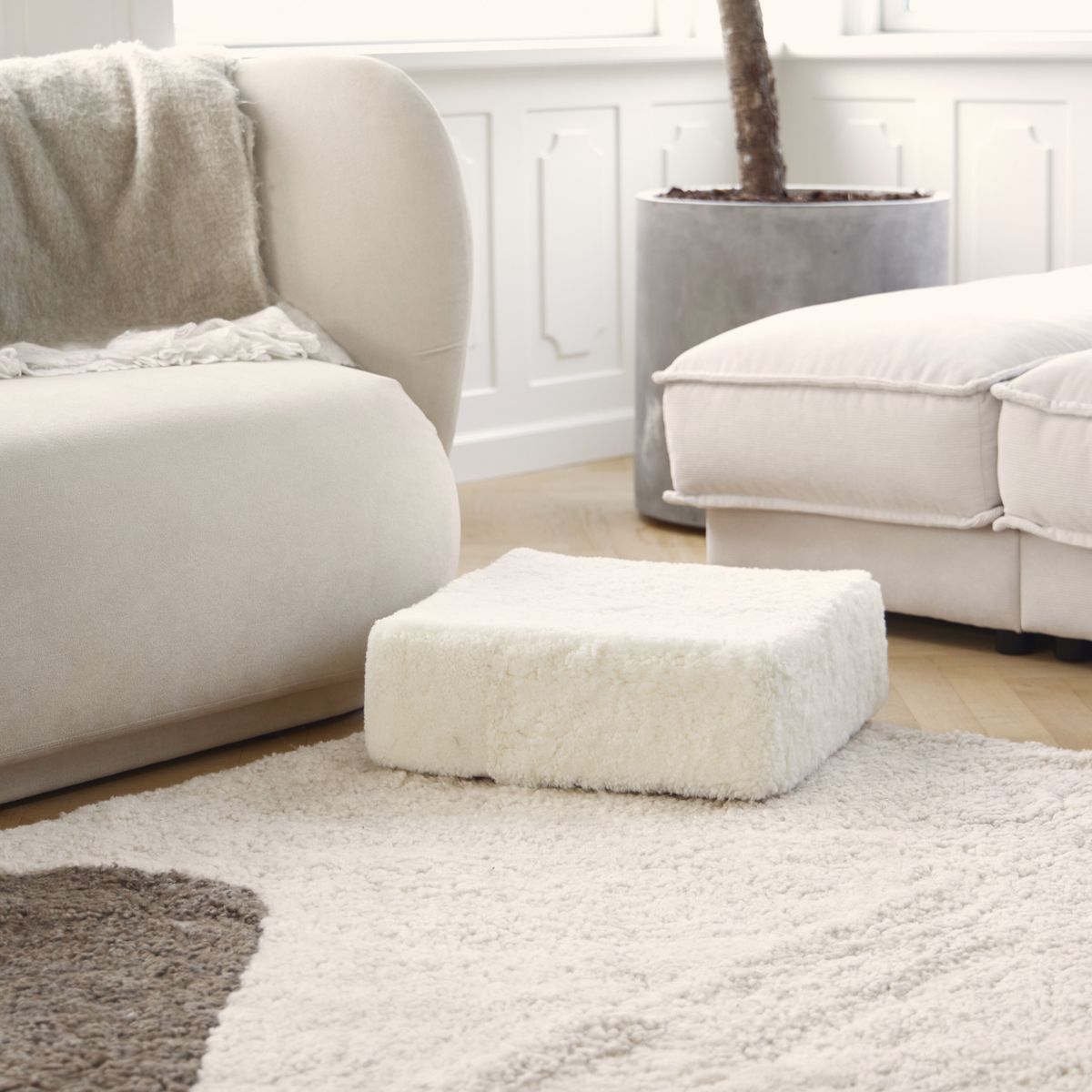 Lammfellhocker | Kurzhaar | Neuseeland | 40x40x35 cm Poufs | Lammfellhaus.at
