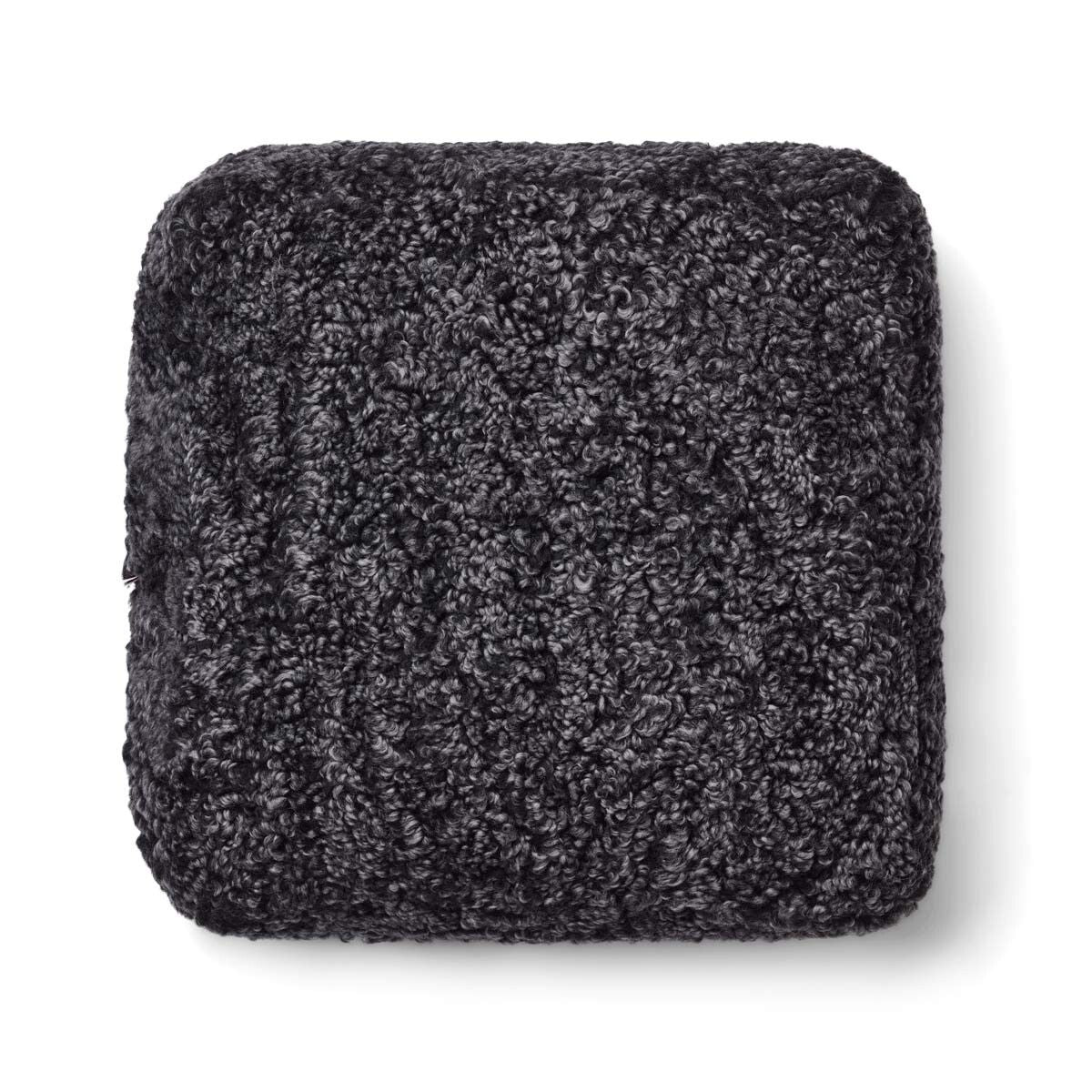 Lammfellhocker | Kurzhaar | Neuseeland | 40x40x35 cm Poufs | Lammfellhaus.at