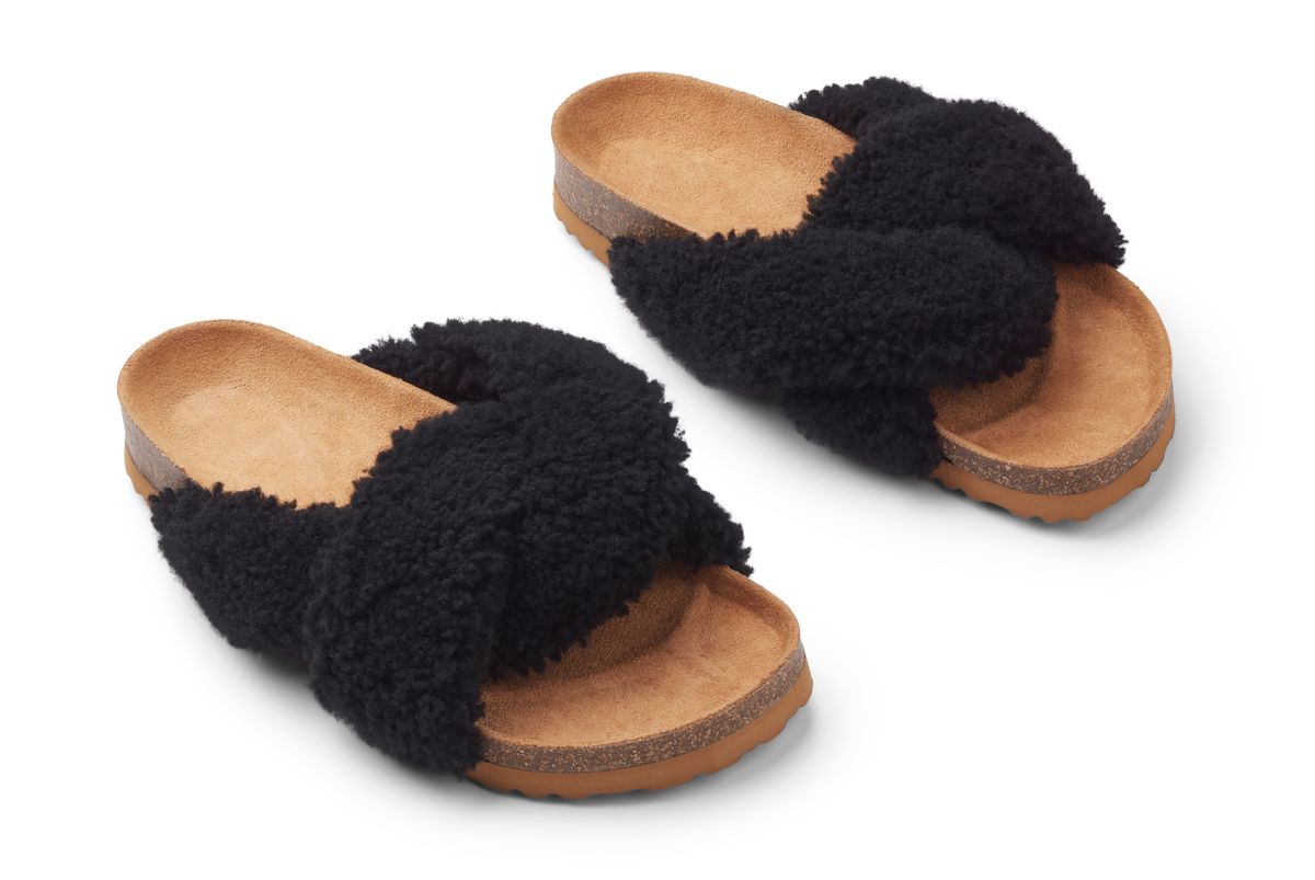 Lilly Kreuz Slippers | Neuseeland | Größe 35-42 Fellschuhe | Lammfellhaus.at